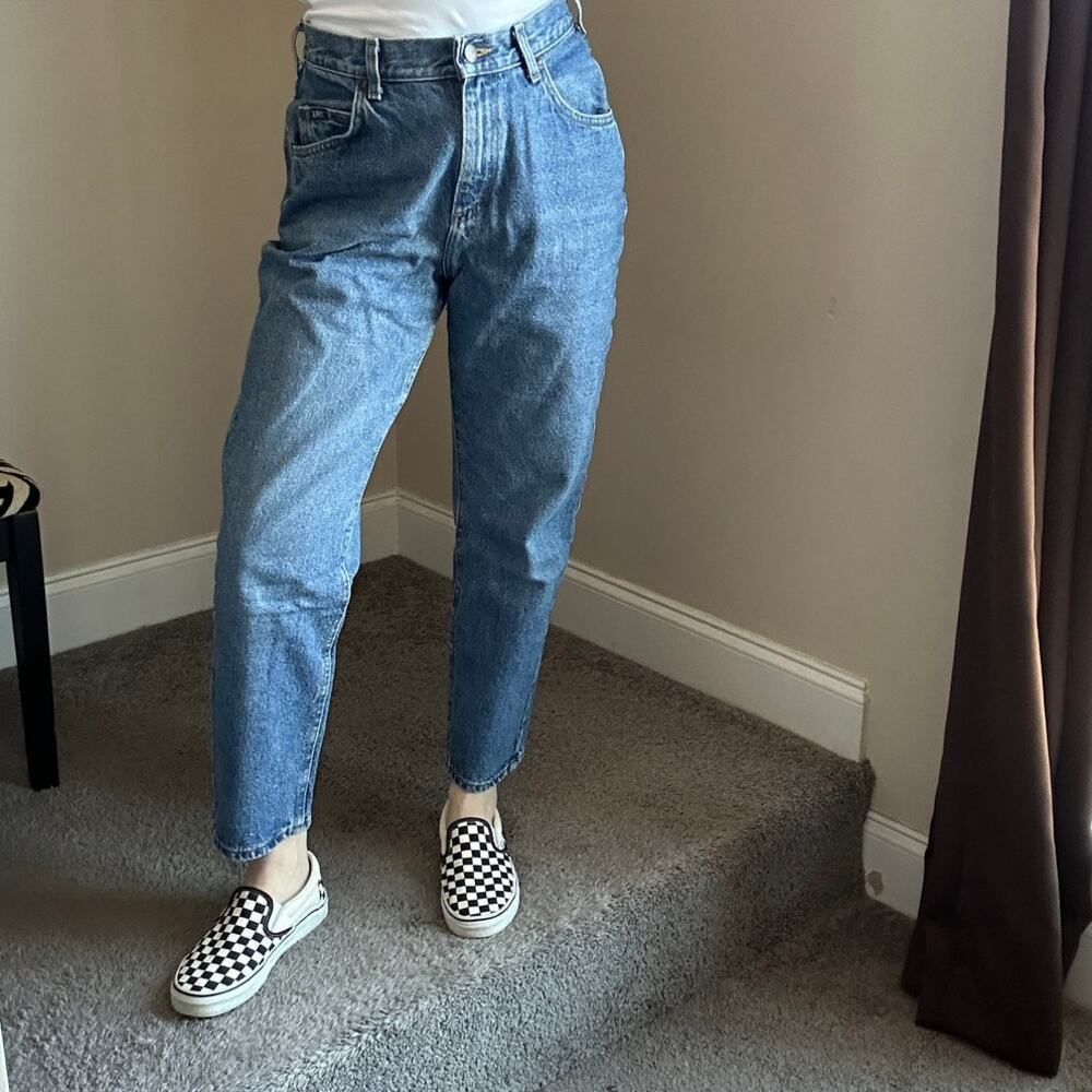 Vintage Lee blue jeans, fits a 26/27